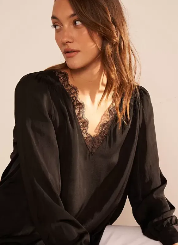Blouse, Col V Avec Insert De Dentelle Noir Brice Sud Express