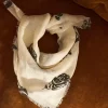 Foulard Carre En Laine Et Soie Ecru Epic Sud Express