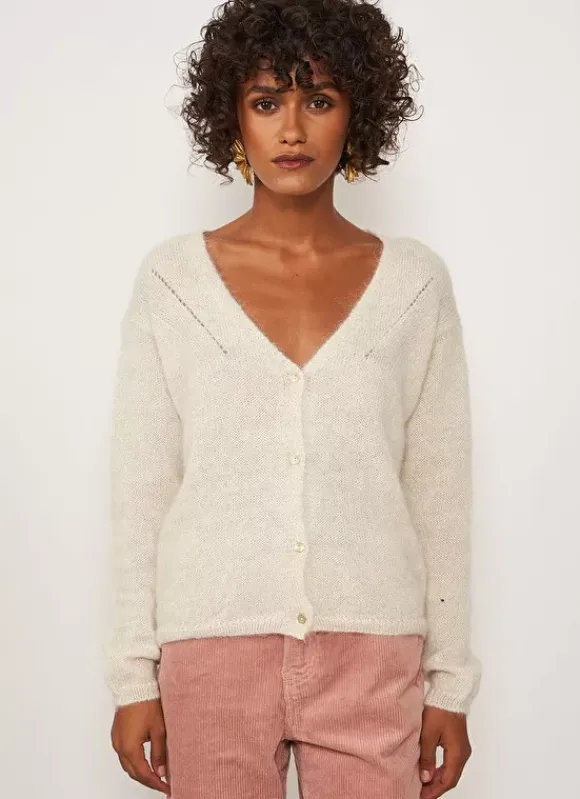 Gilet Col V A Cotes Ecru Gattycax Sud Express