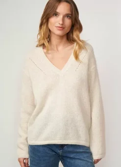 Pull A Col V En Mohair Ecru Mannakayx Sud Express