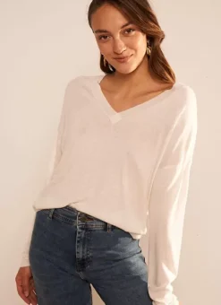 Pull Col V A Manches Longues Ecru Madia Sud Express