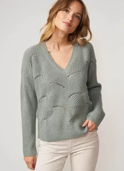 Pull Col V Au Tricotage Ajoure Amande Matido Sud Express
