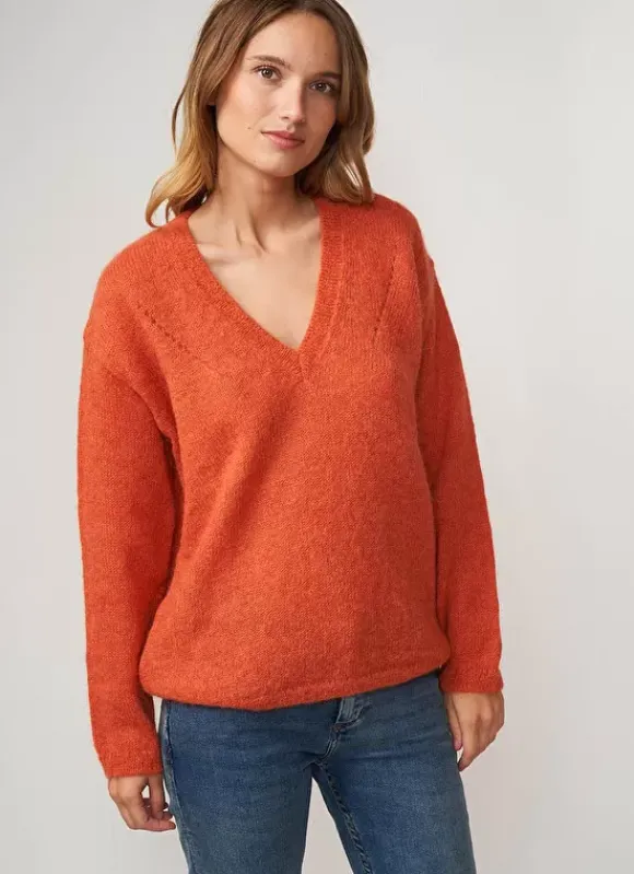 Pull Col V En Mohair Abricot Mannakay Sud Express