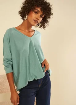 Pull Col V Sans Emmanchures Amande Maboutou Sud Express