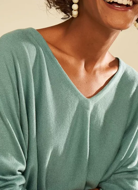Pull Col V Sans Emmanchures Amande Maboutou Sud Express