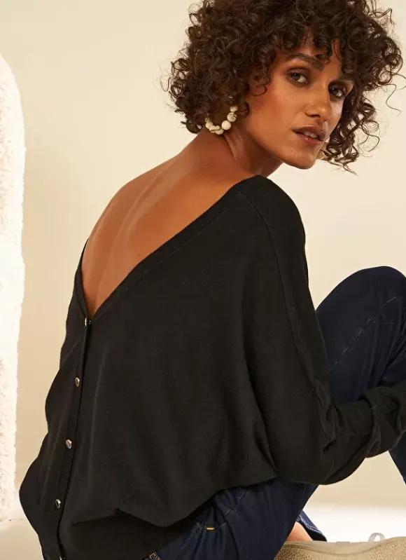 Pull Details Bijoux Noir Gonamo Sud Express