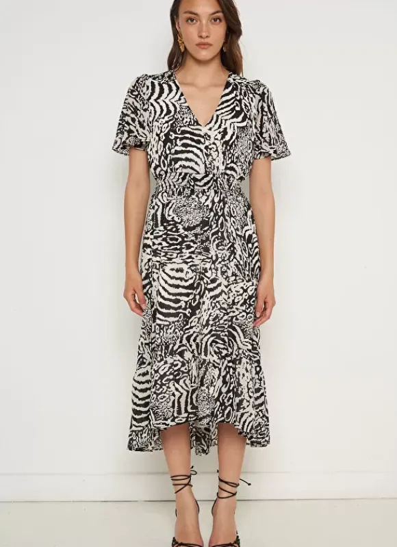 Robe Longue Imprimee A Manches Courtes Volantees Noir Resina Sud Express